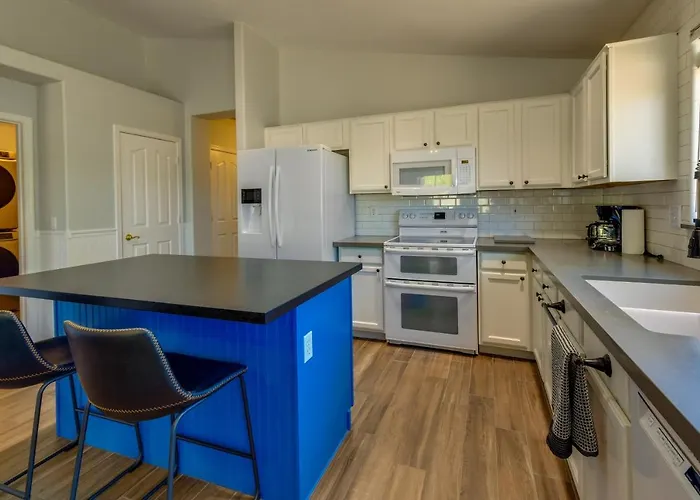 Poolside Extended Escape! 5 Mi To Dtwn Gilbert Holiday home