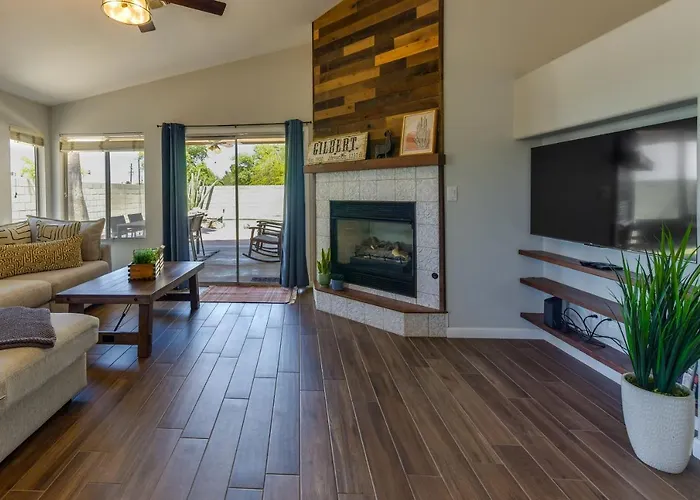 Poolside Extended Escape! 5 Mi To Dtwn Gilbert Holiday home *